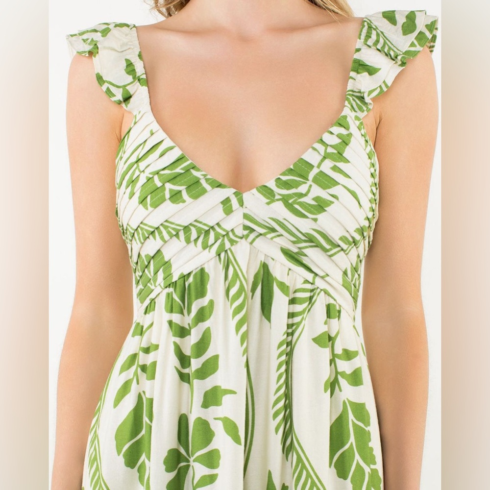 THML Inaya flutter sleeve green leaf print maxi dress - Picture 7 of 9
